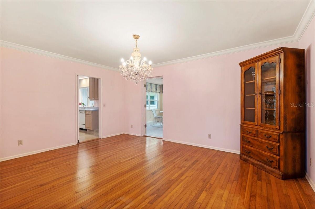 1541 FLOWER DR — photo 16