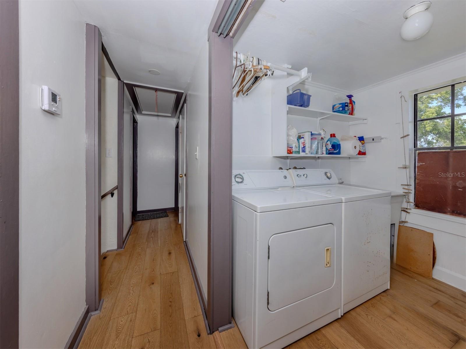305 CHAUNCEY AVE — photo 23