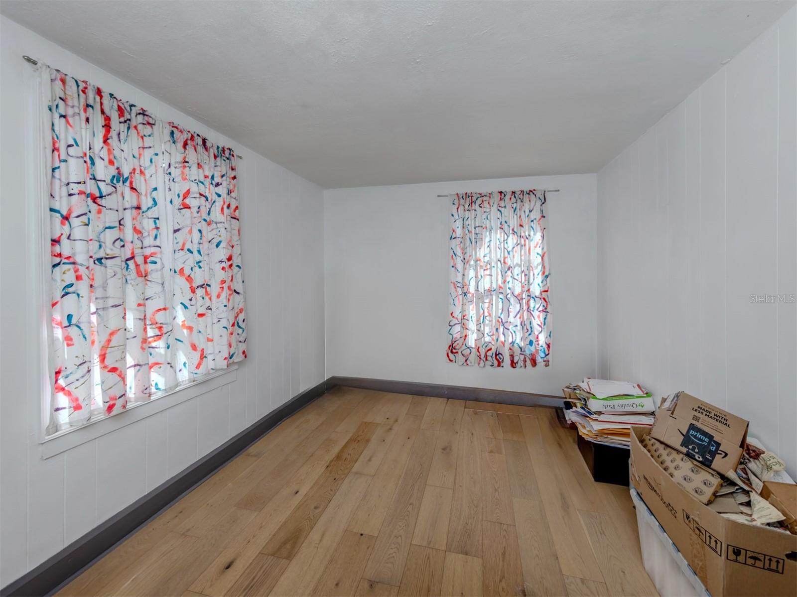 305 CHAUNCEY AVE — photo 27