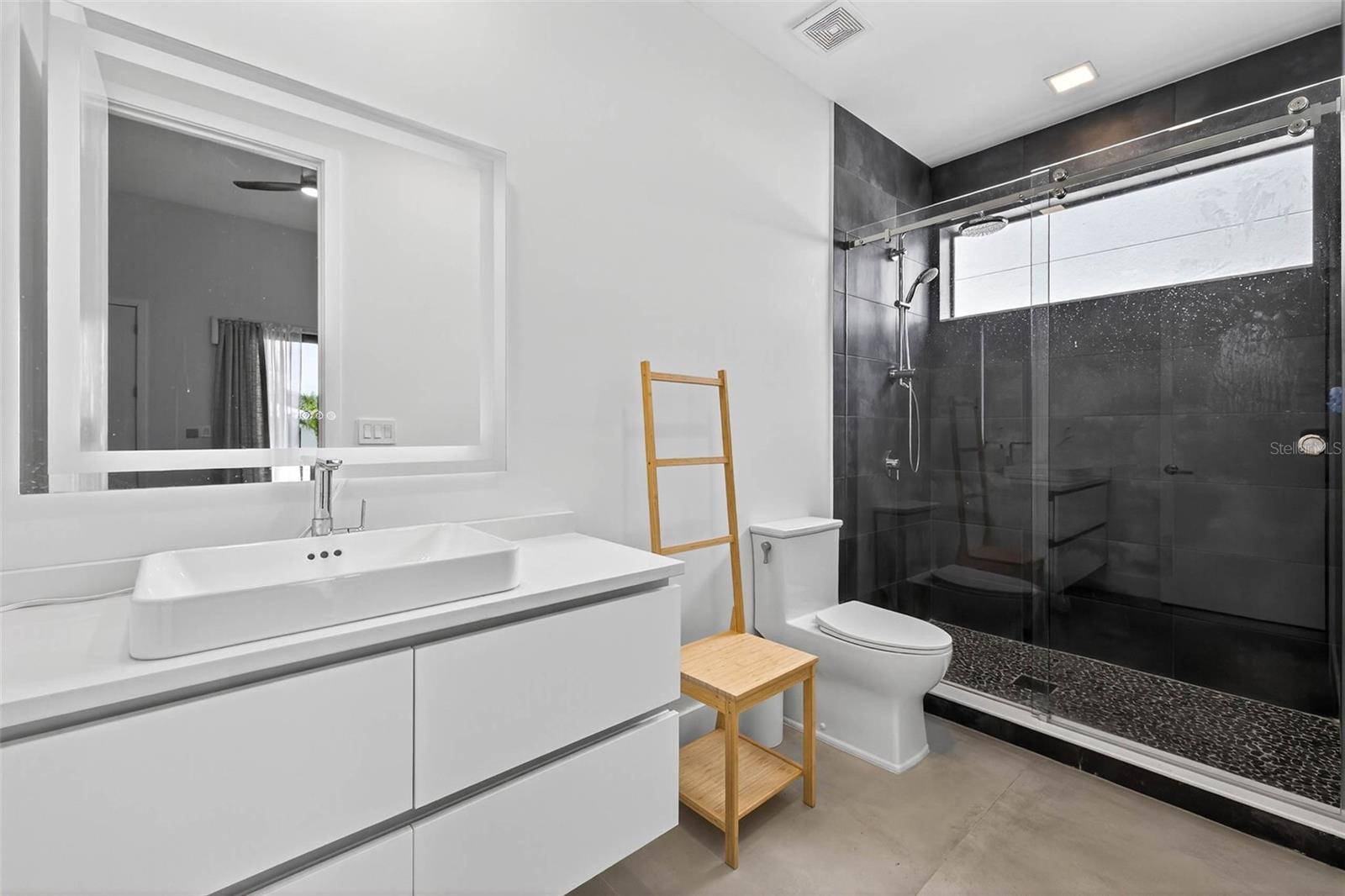 131 FOREST HILLS DR — photo 31