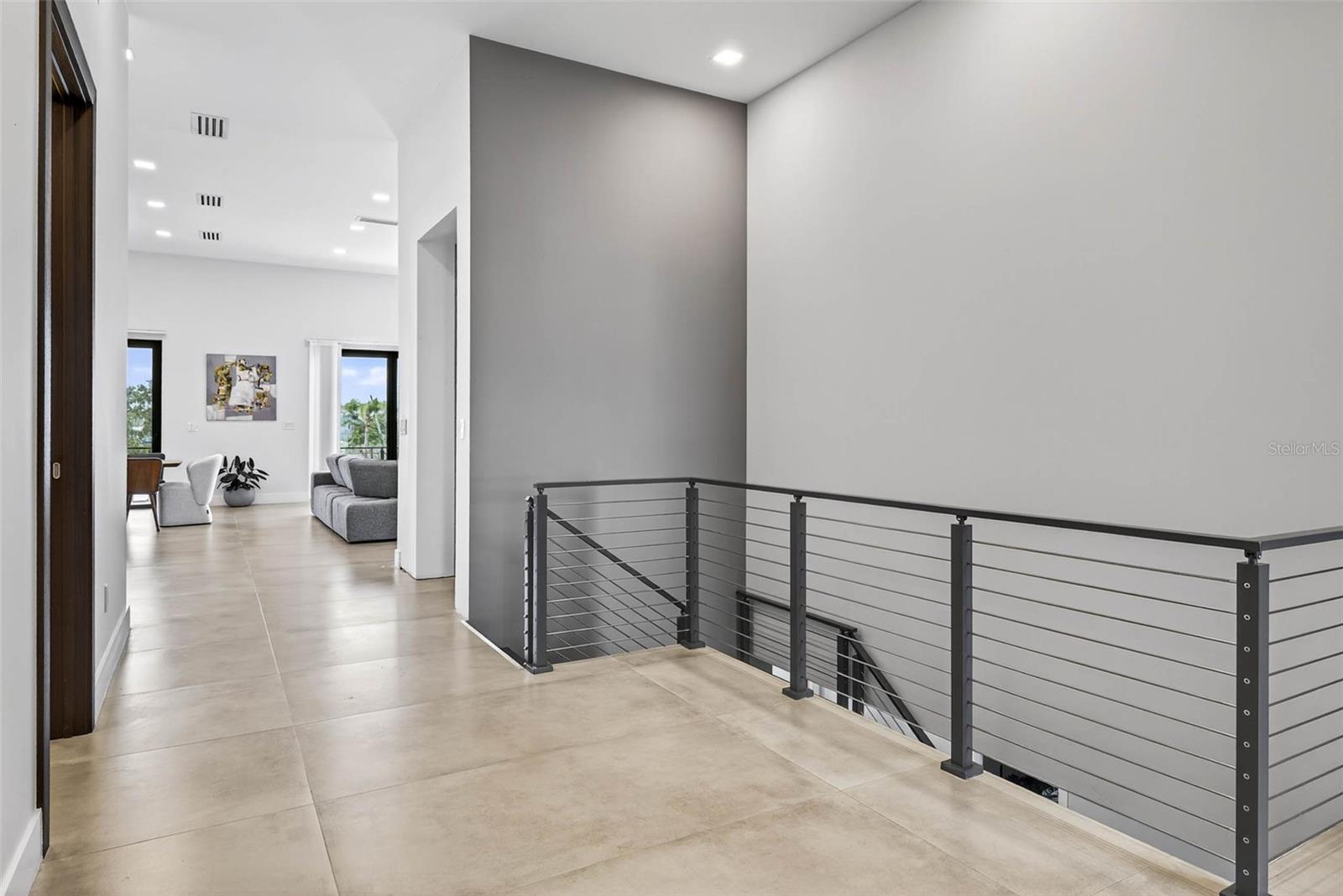 131 FOREST HILLS DR — photo 4
