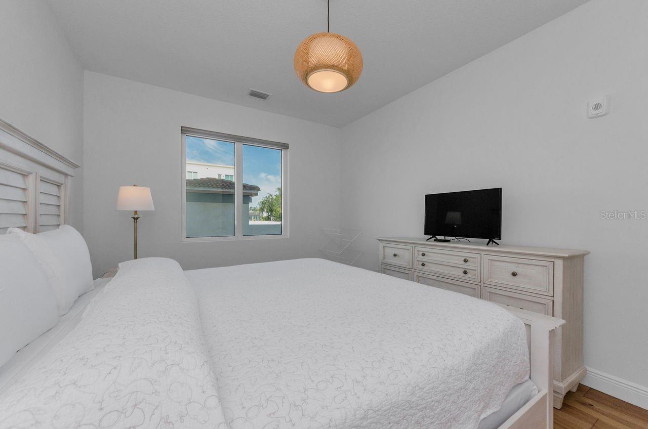 600 3RD AVE S #301 — photo 24