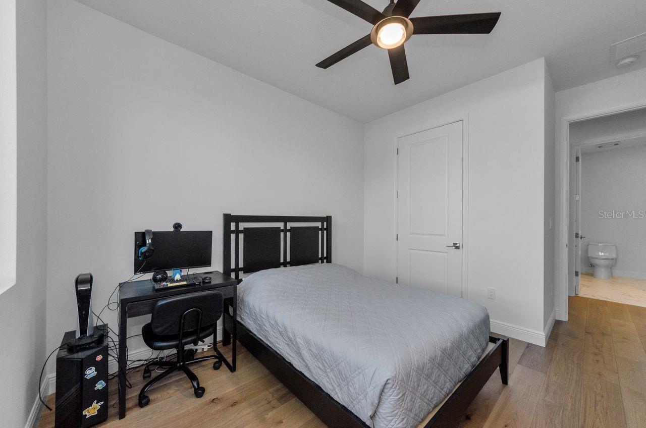 600 3RD AVE S #301 — photo 34