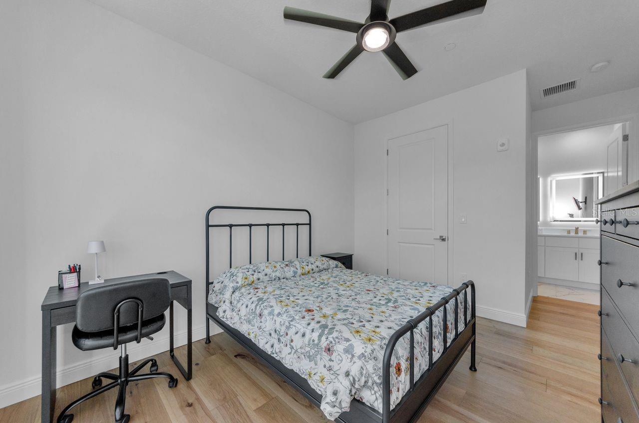 600 3RD AVE S #301 — photo 35