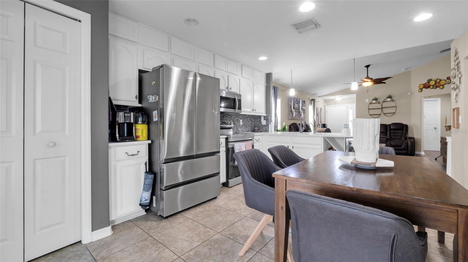 7120 FOREST MERE DR — photo 16