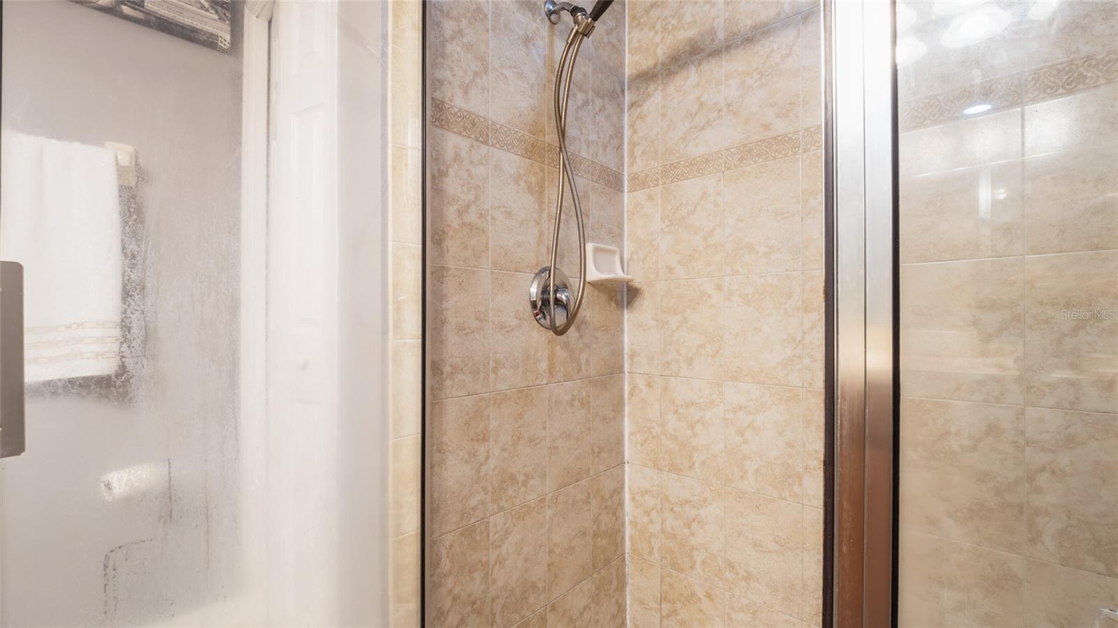 7120 FOREST MERE DR — photo 23