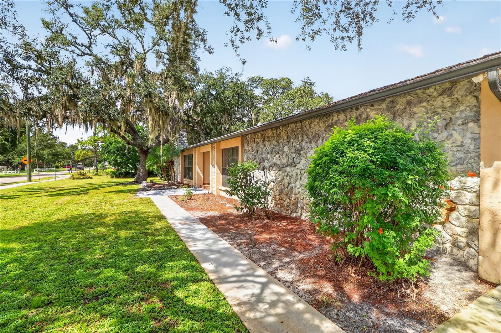 3011 LAKE ELLEN DR — photo 13