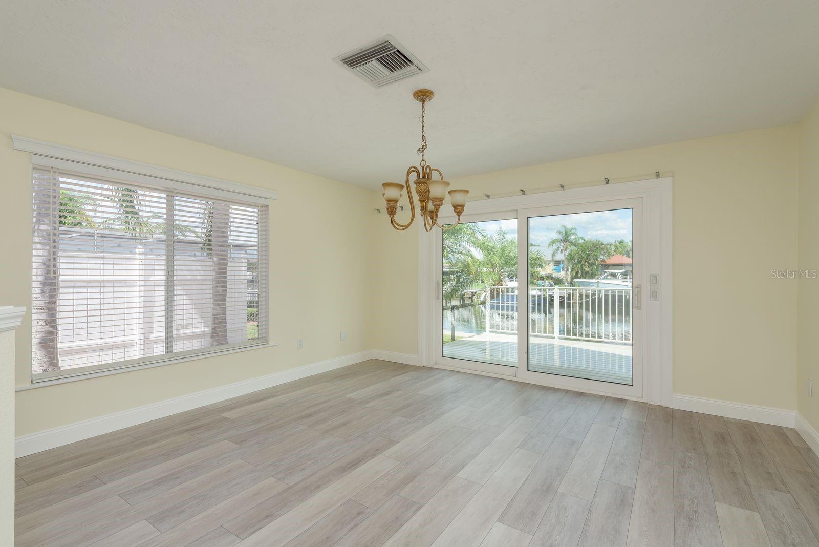 5008 GLENN DR — photo 18