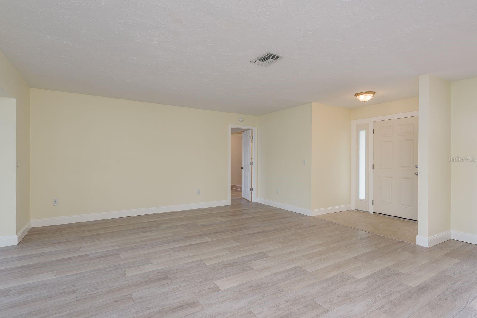 5008 GLENN DR — photo 12