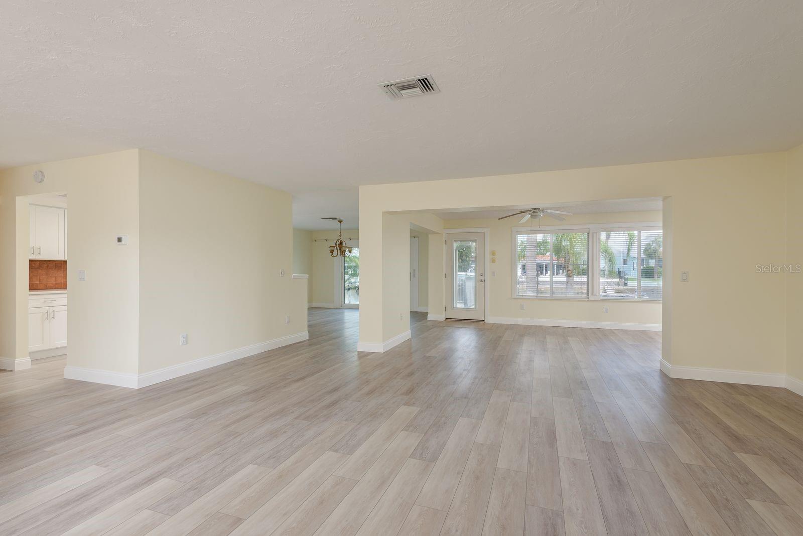 5008 GLENN DR — photo 10
