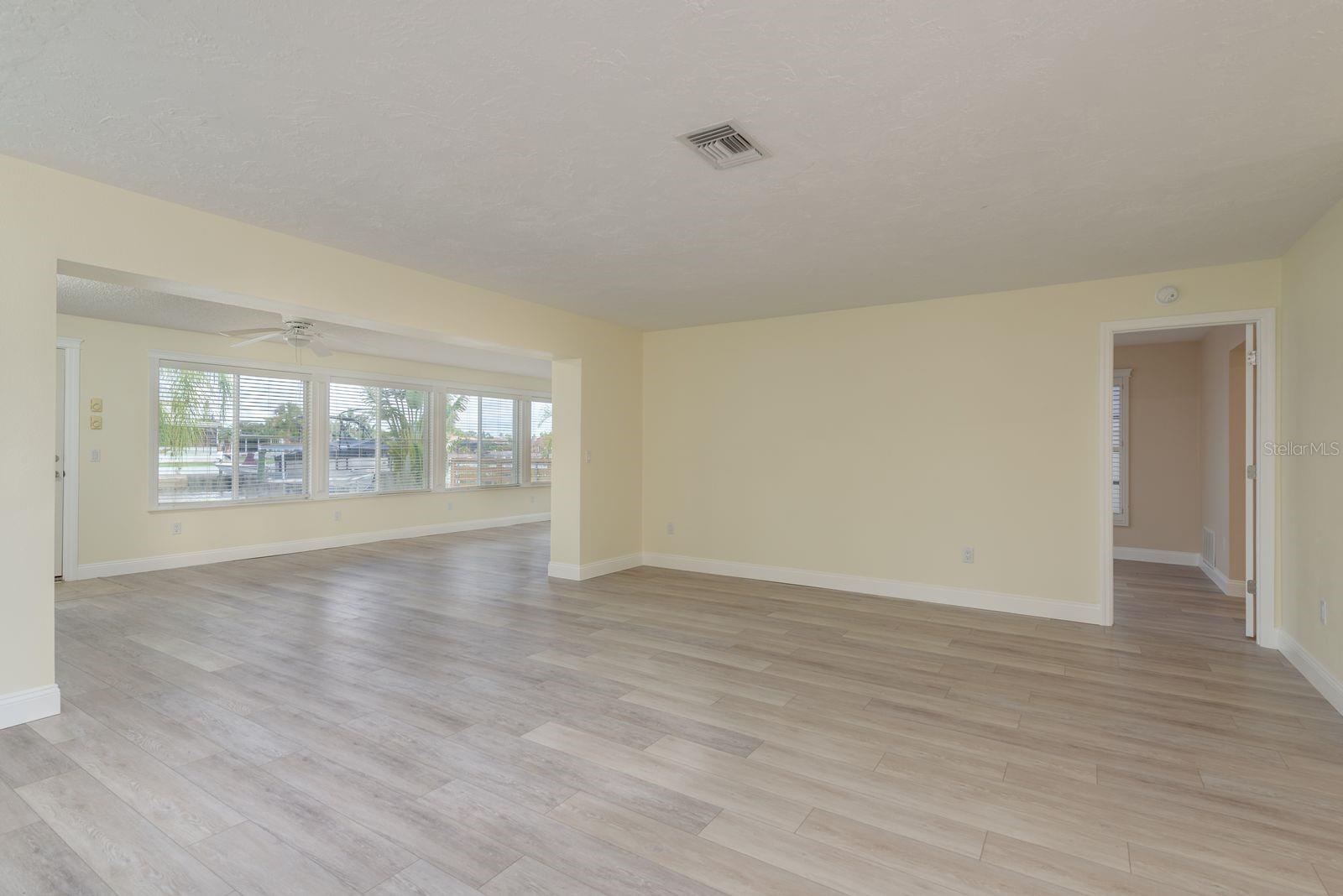 5008 GLENN DR — photo 11