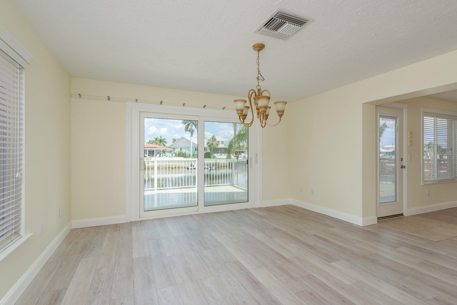 5008 GLENN DR — photo 19