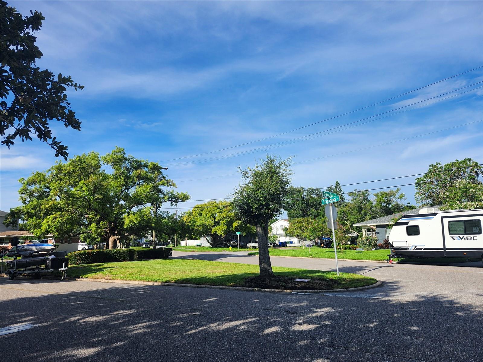 507 DANUBE AVE — photo 6