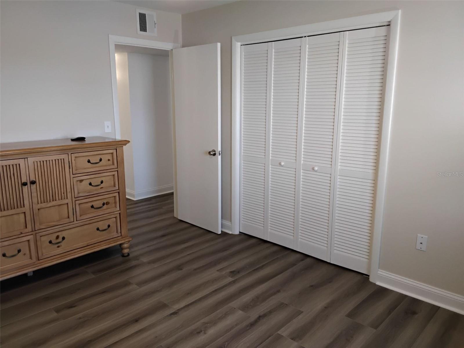 702 CYPRESS PL — photo 9