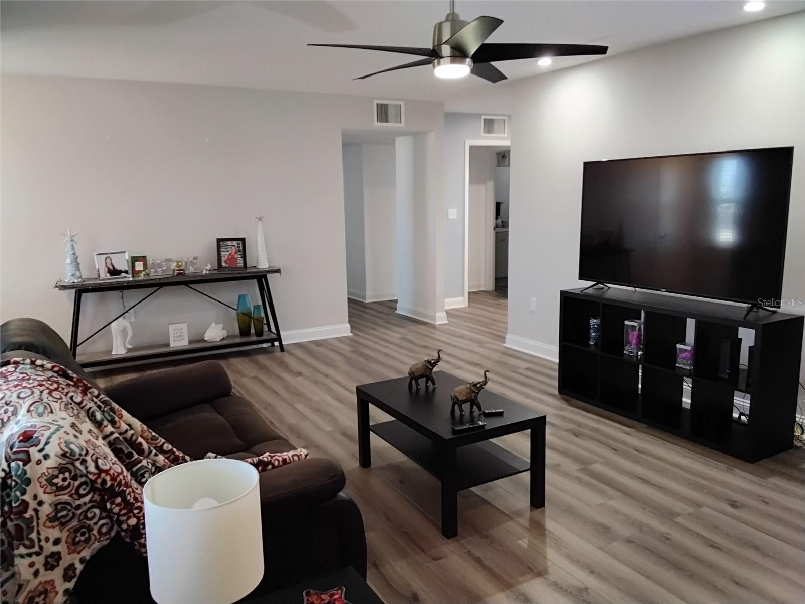 702 CYPRESS PL — photo 29