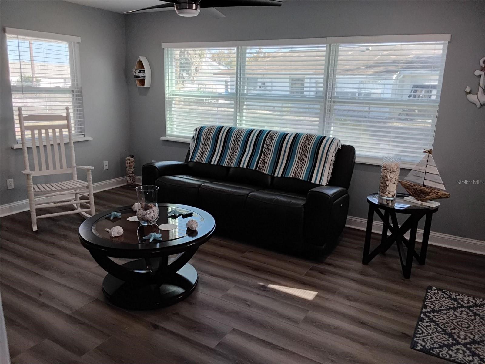 702 CYPRESS PL — photo 24