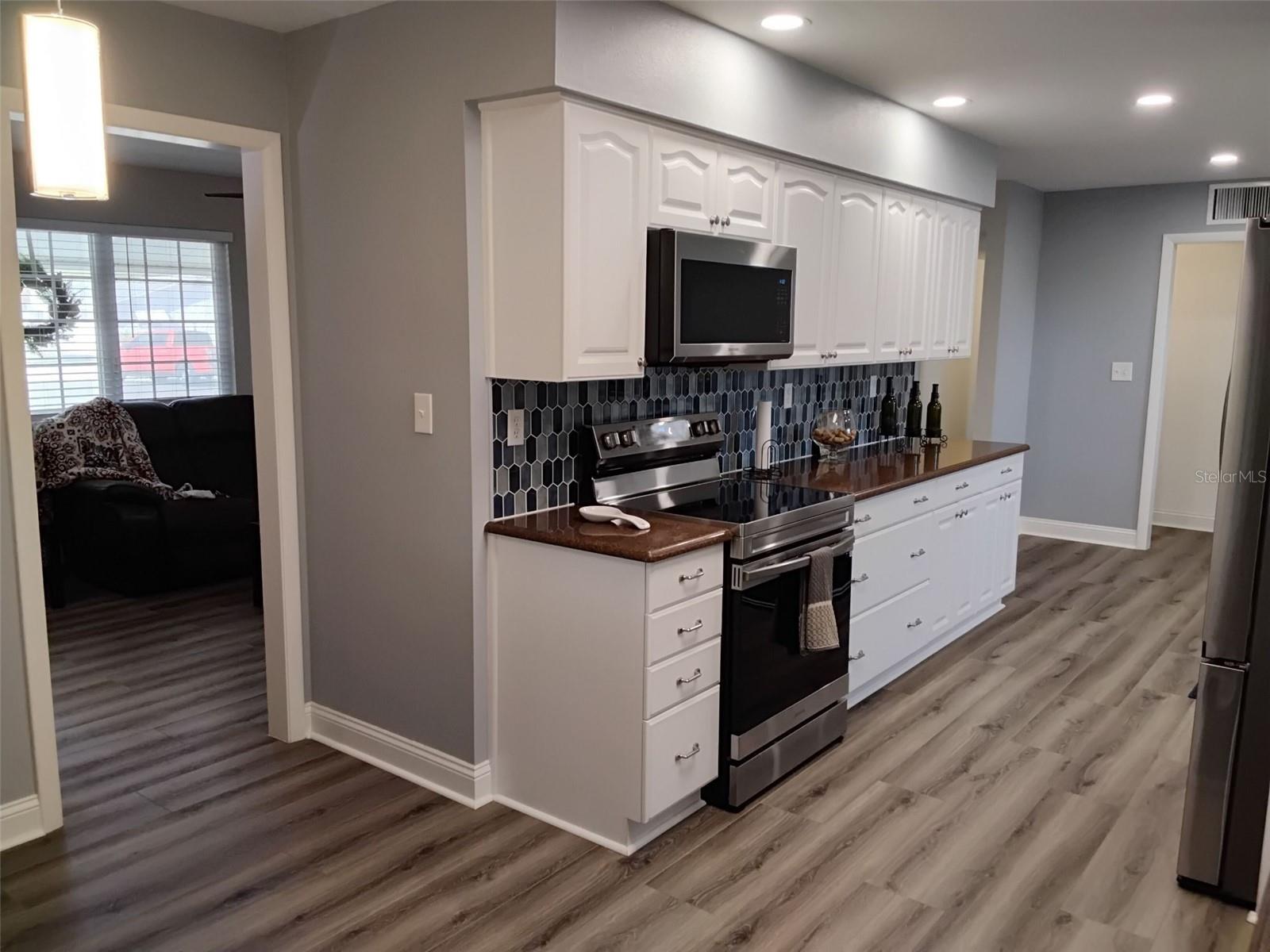 702 CYPRESS PL — photo 36