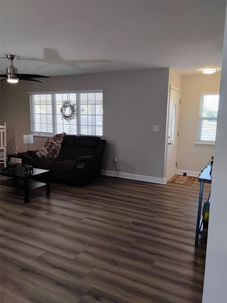 702 CYPRESS PL — photo 27