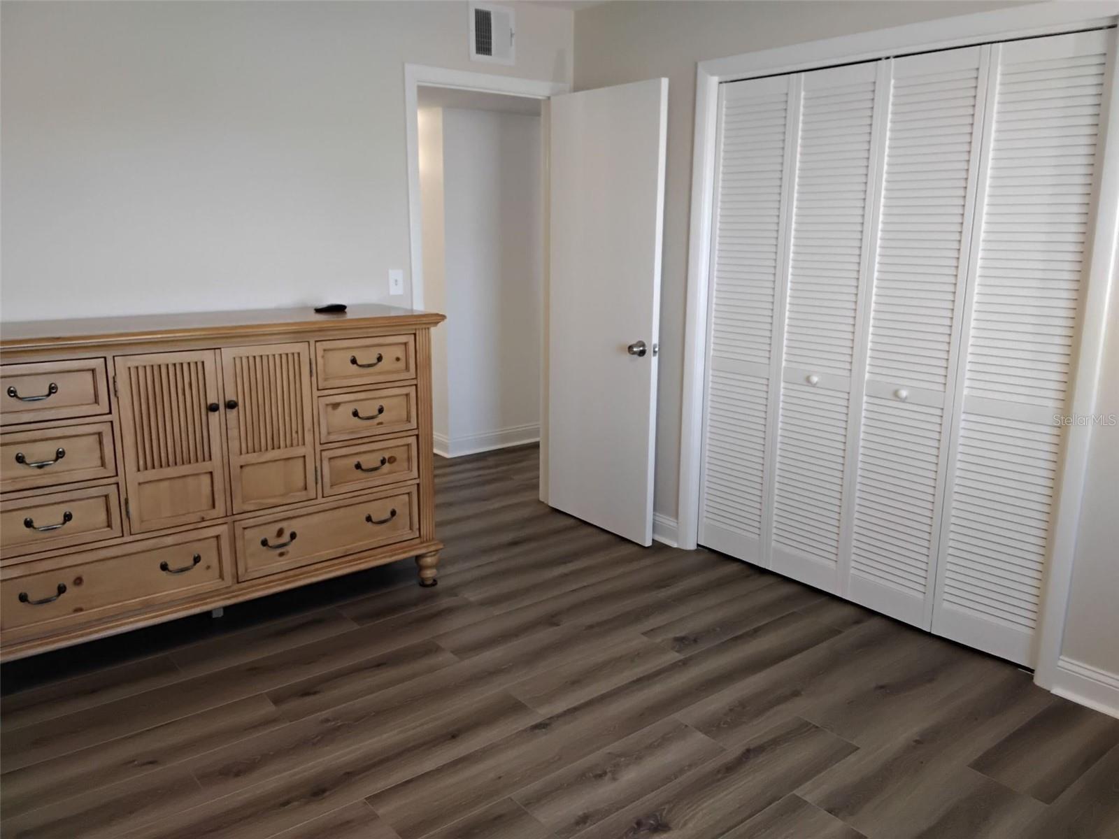 702 CYPRESS PL — photo 8