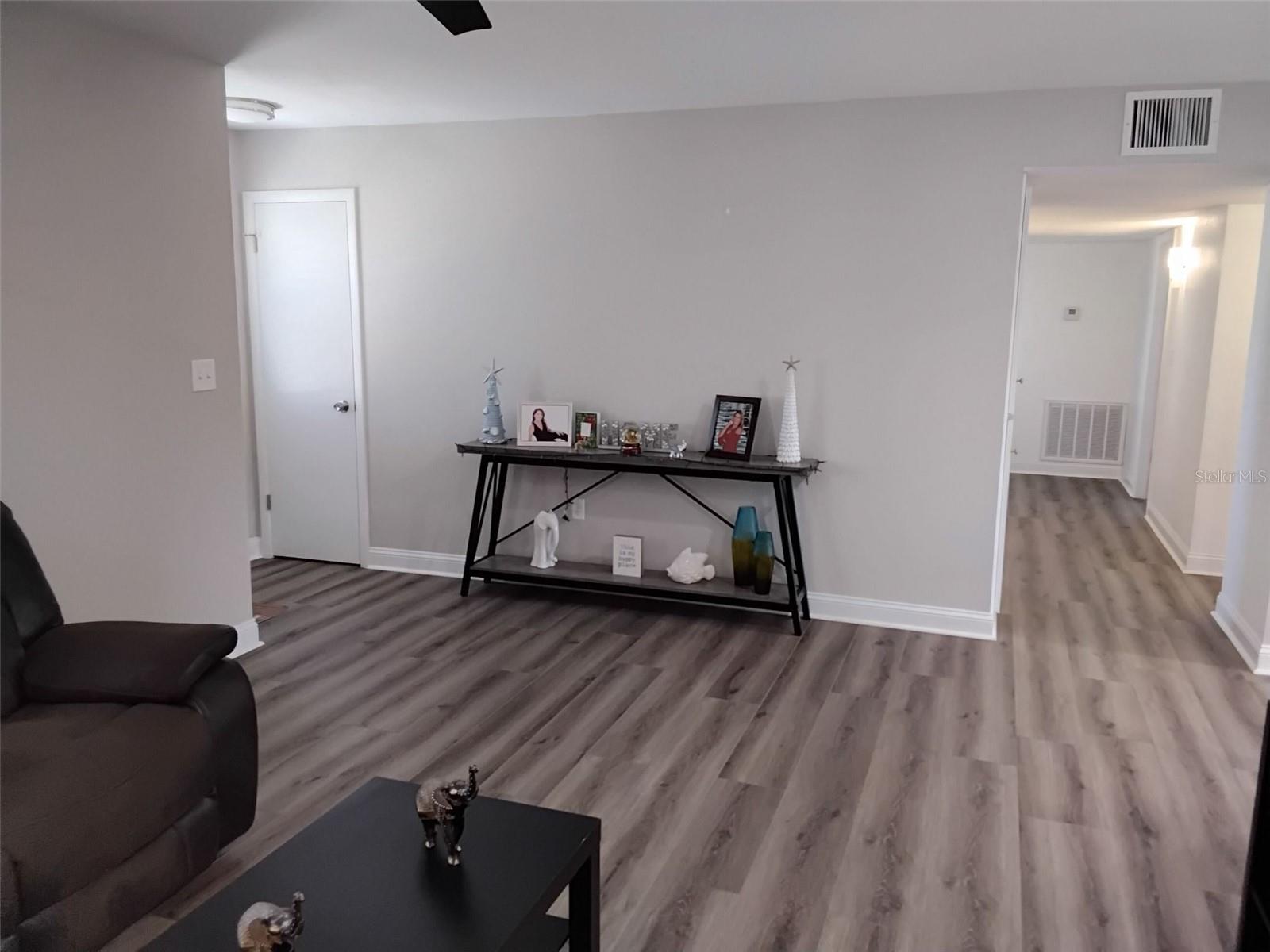 702 CYPRESS PL — photo 3