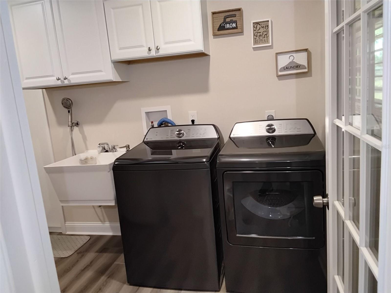702 CYPRESS PL — photo 37