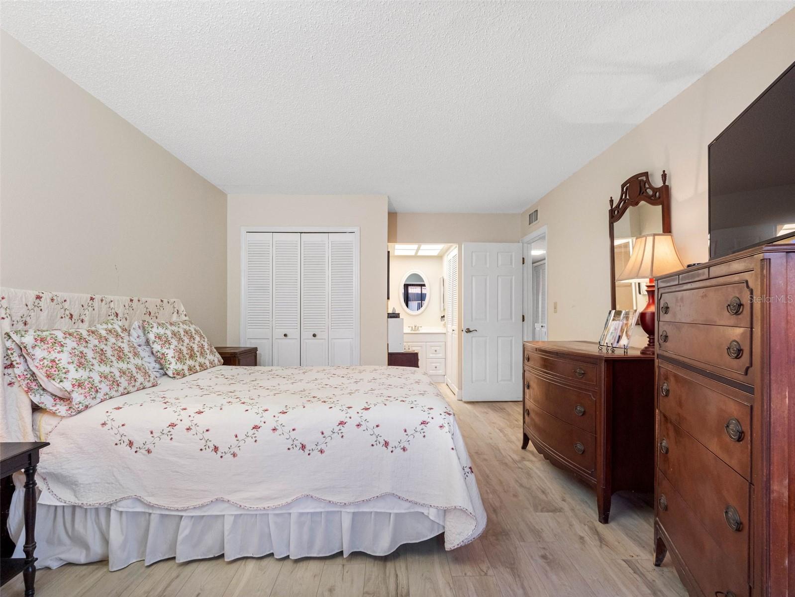 10182 SEMINOLE ISLAND DR — photo 6