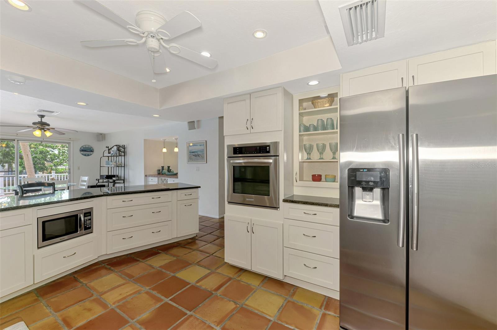 4946 COMMONWEALTH DR — photo 22