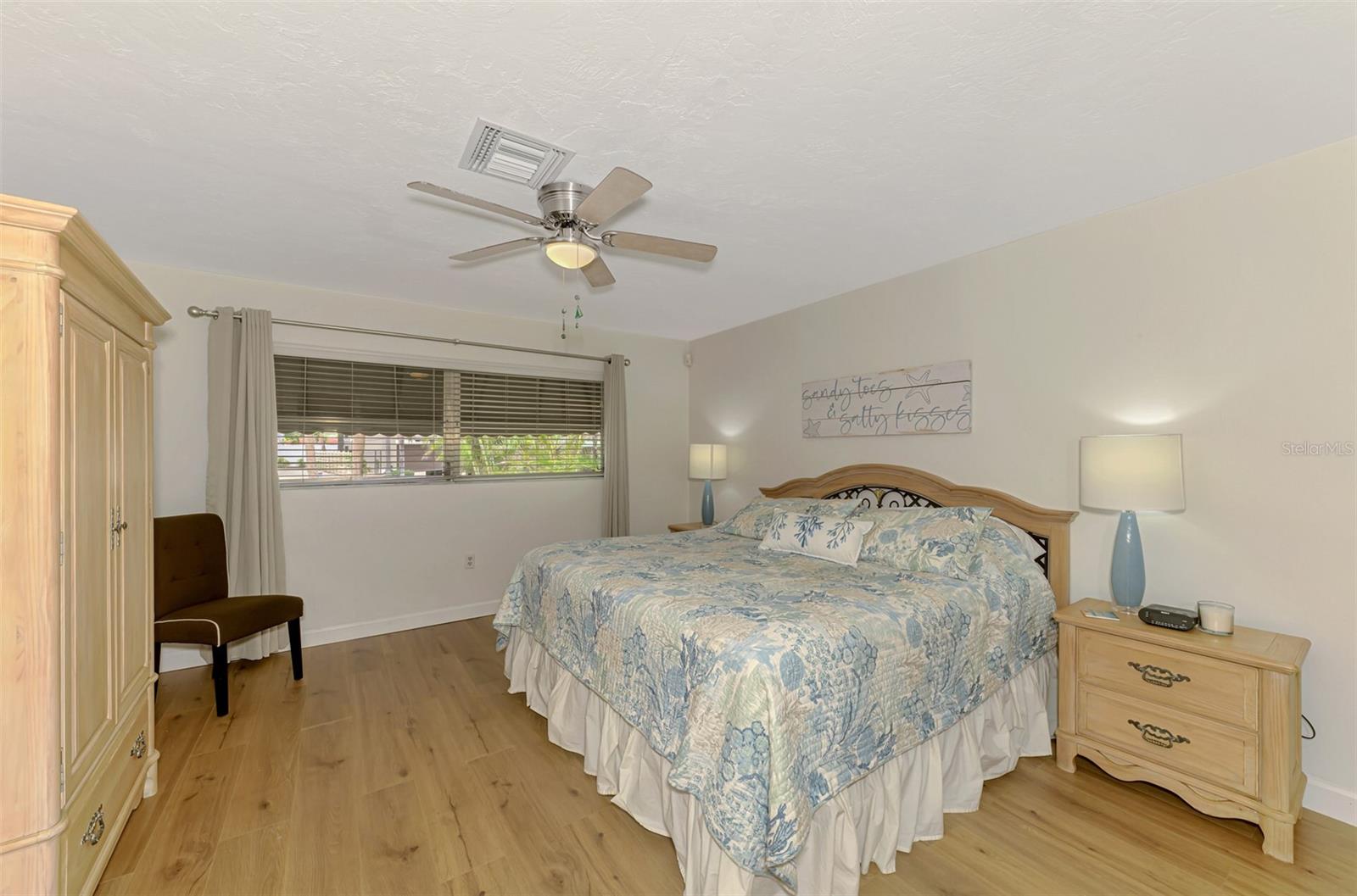 4946 COMMONWEALTH DR — photo 30