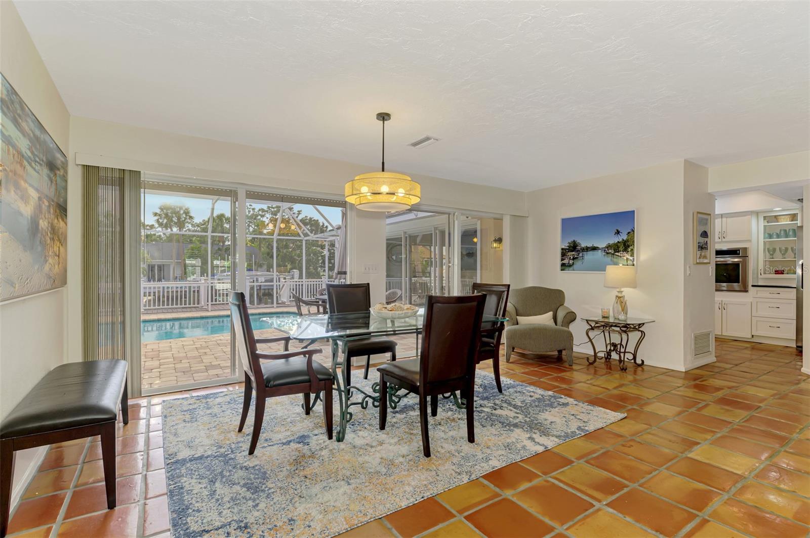 4946 COMMONWEALTH DR — photo 14
