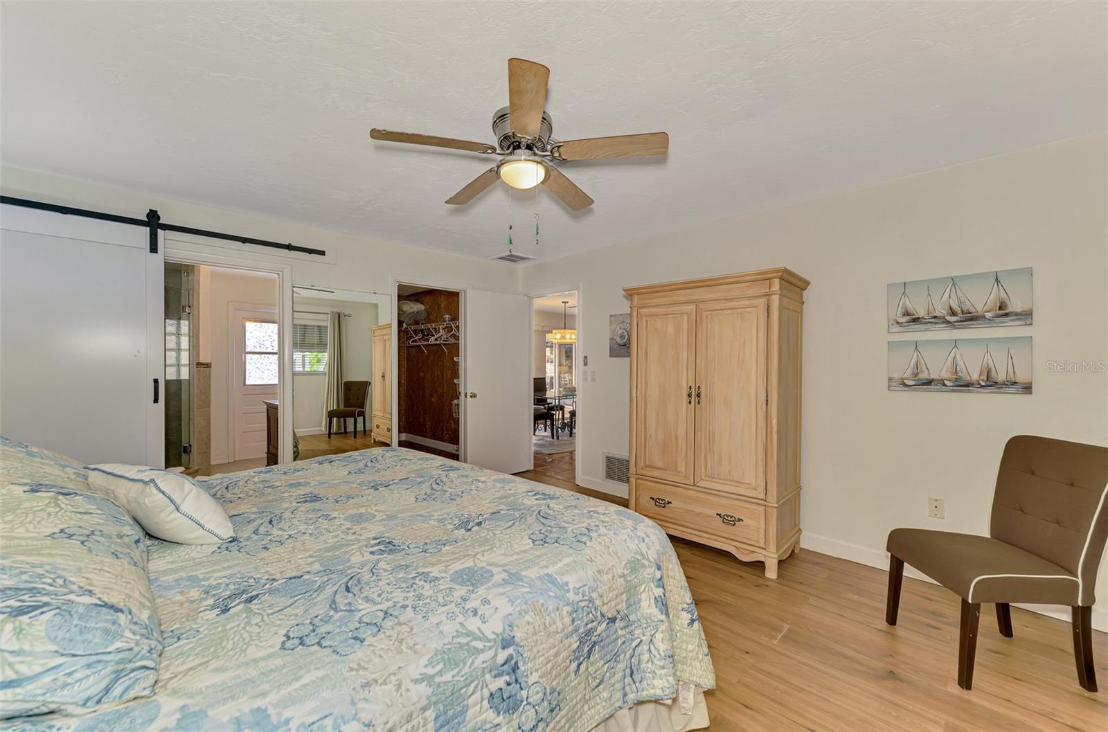 4946 COMMONWEALTH DR — photo 33