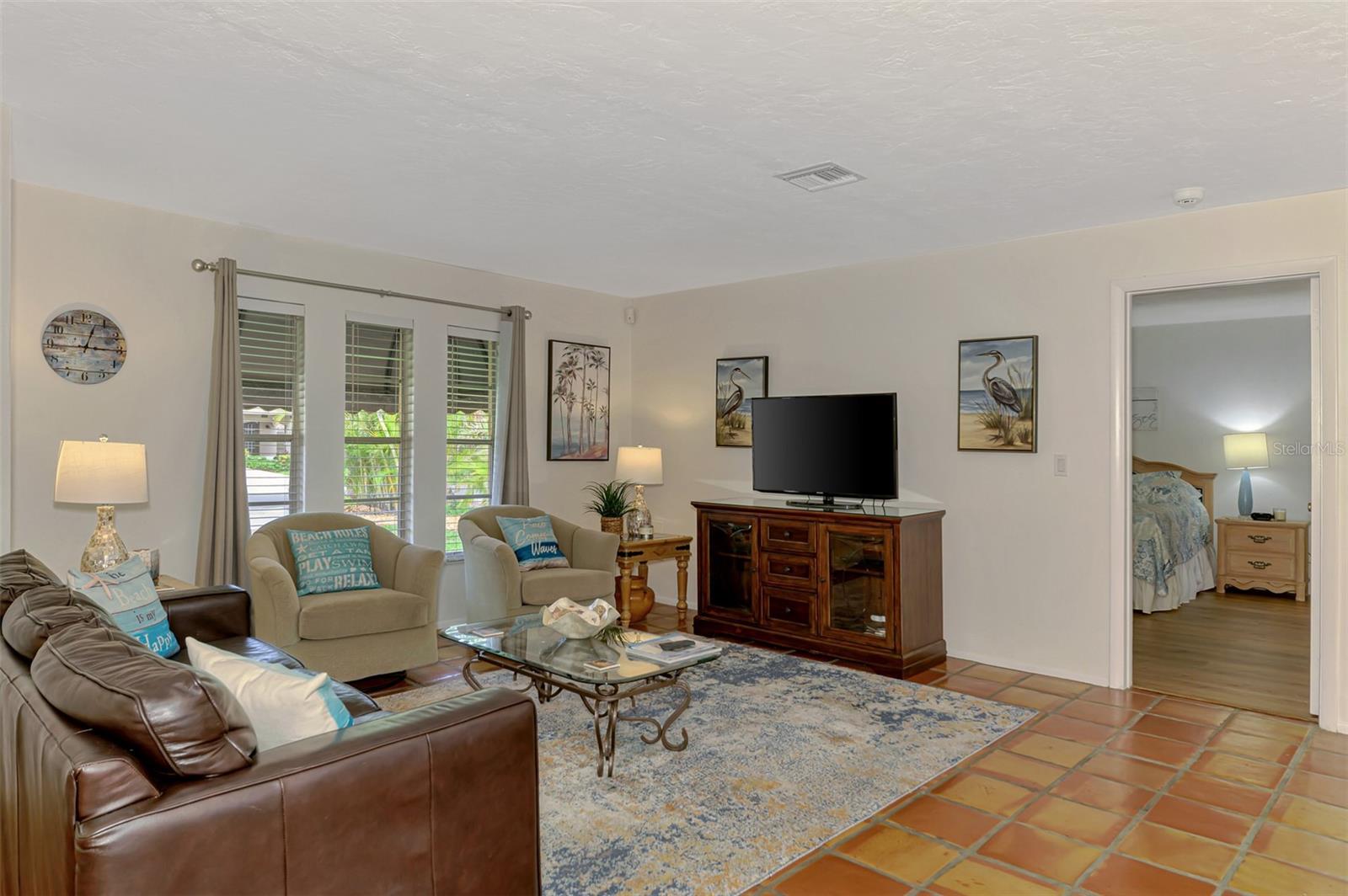 4946 COMMONWEALTH DR — photo 9