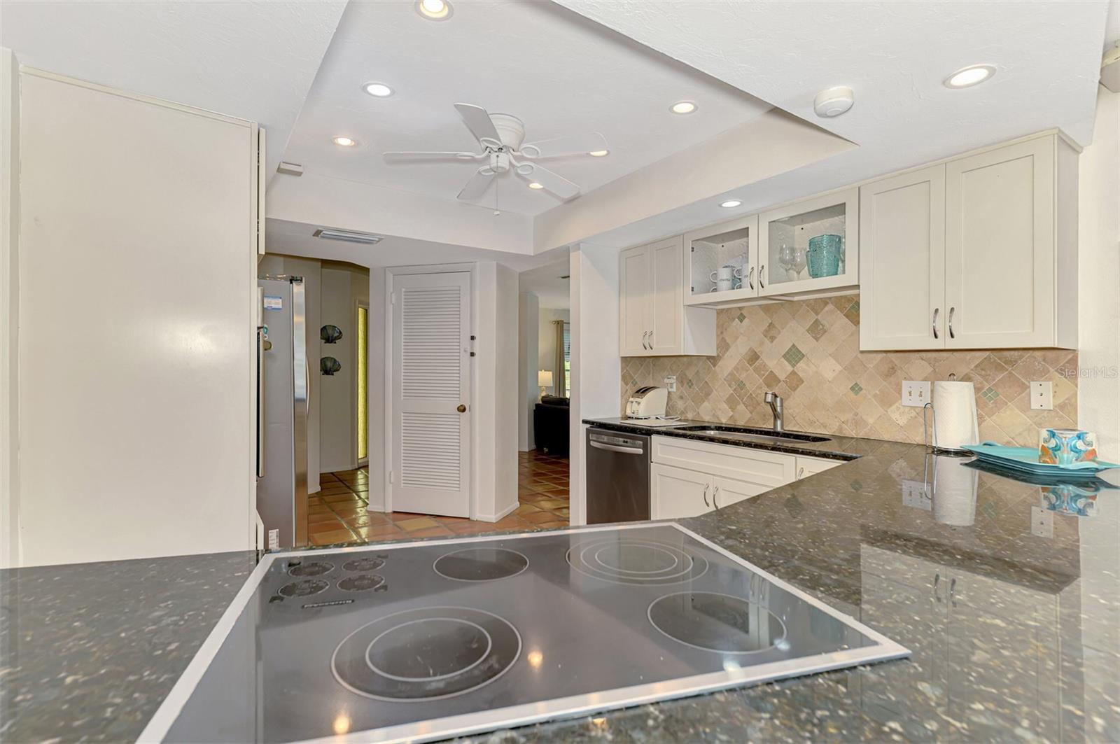 4946 COMMONWEALTH DR — photo 20