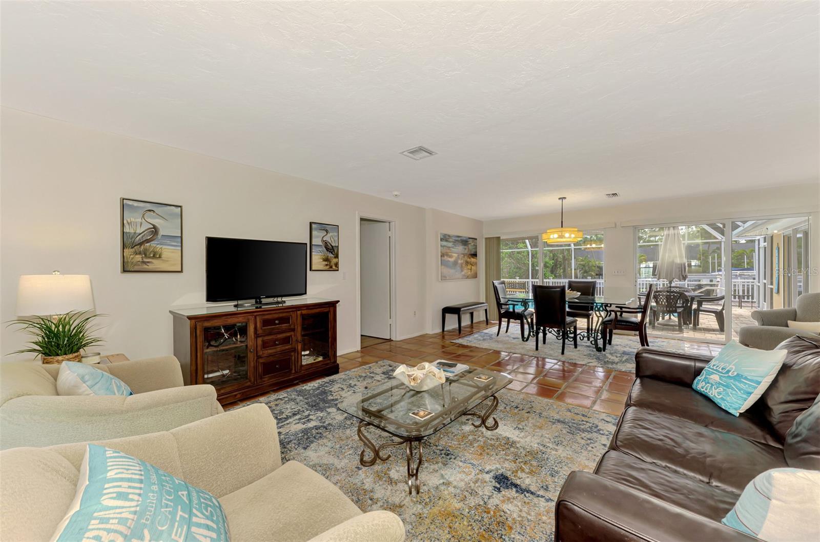 4946 COMMONWEALTH DR — photo 12