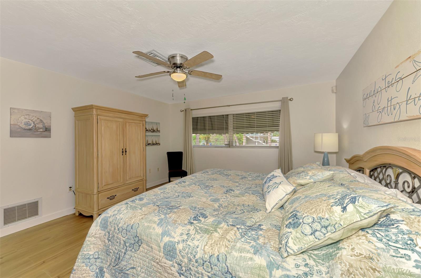 4946 COMMONWEALTH DR — photo 31