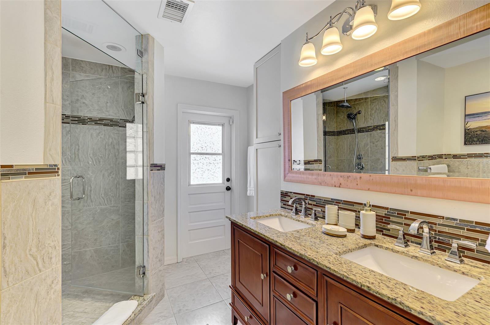 4946 COMMONWEALTH DR — photo 34