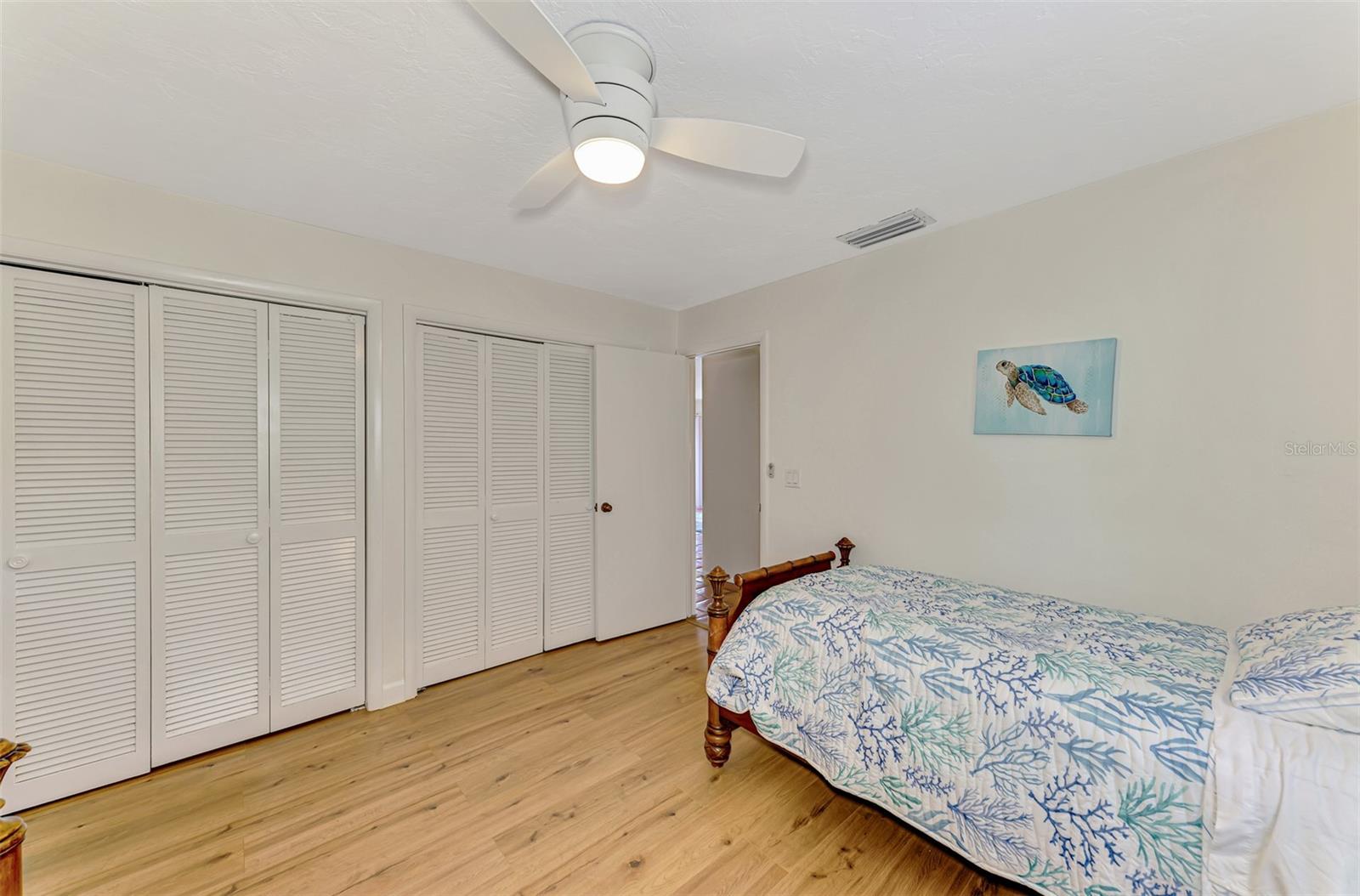 4946 COMMONWEALTH DR — photo 39