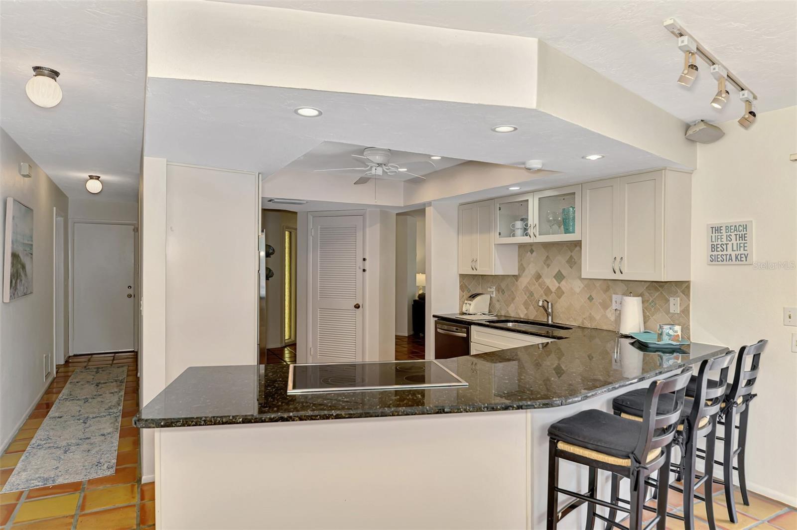4946 COMMONWEALTH DR — photo 18
