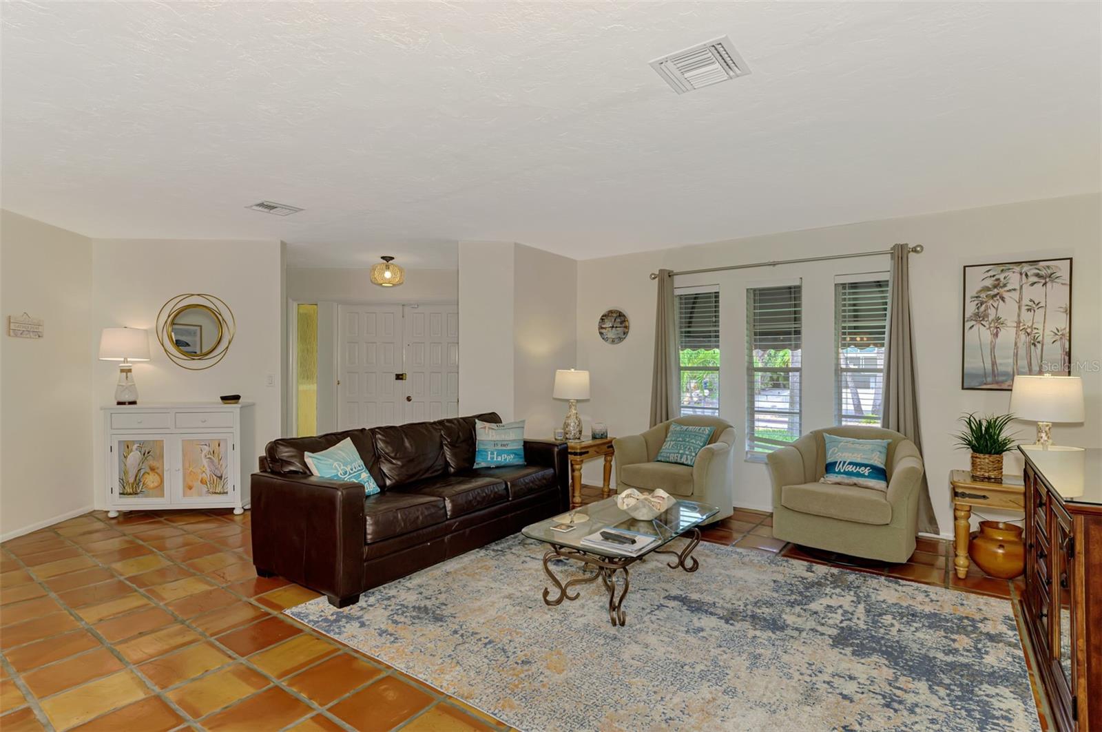 4946 COMMONWEALTH DR — photo 10