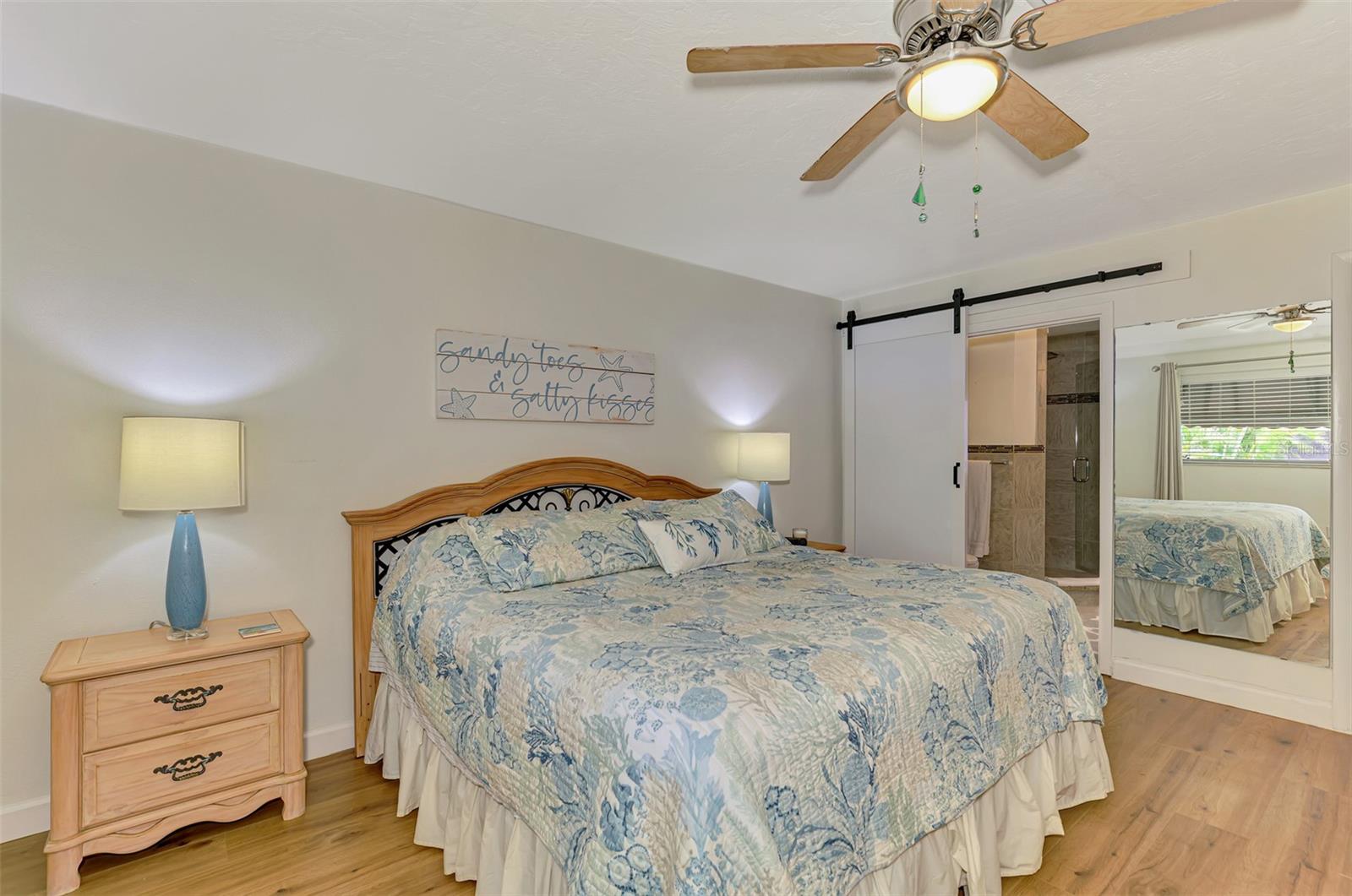 4946 COMMONWEALTH DR — photo 32