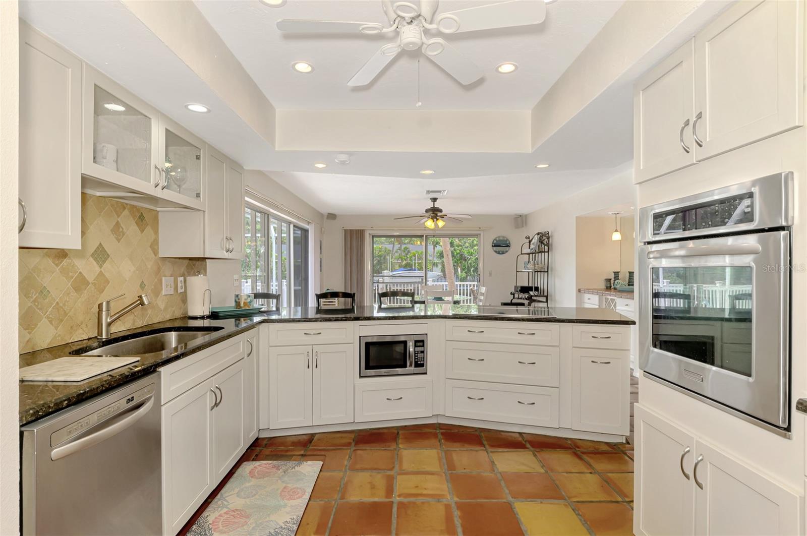 4946 COMMONWEALTH DR — photo 21