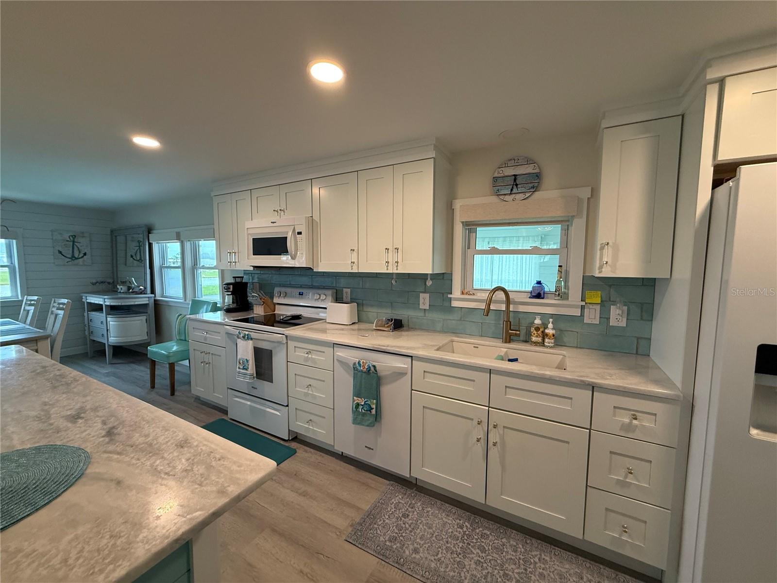 637 LOS ALTOS #374 — photo 4