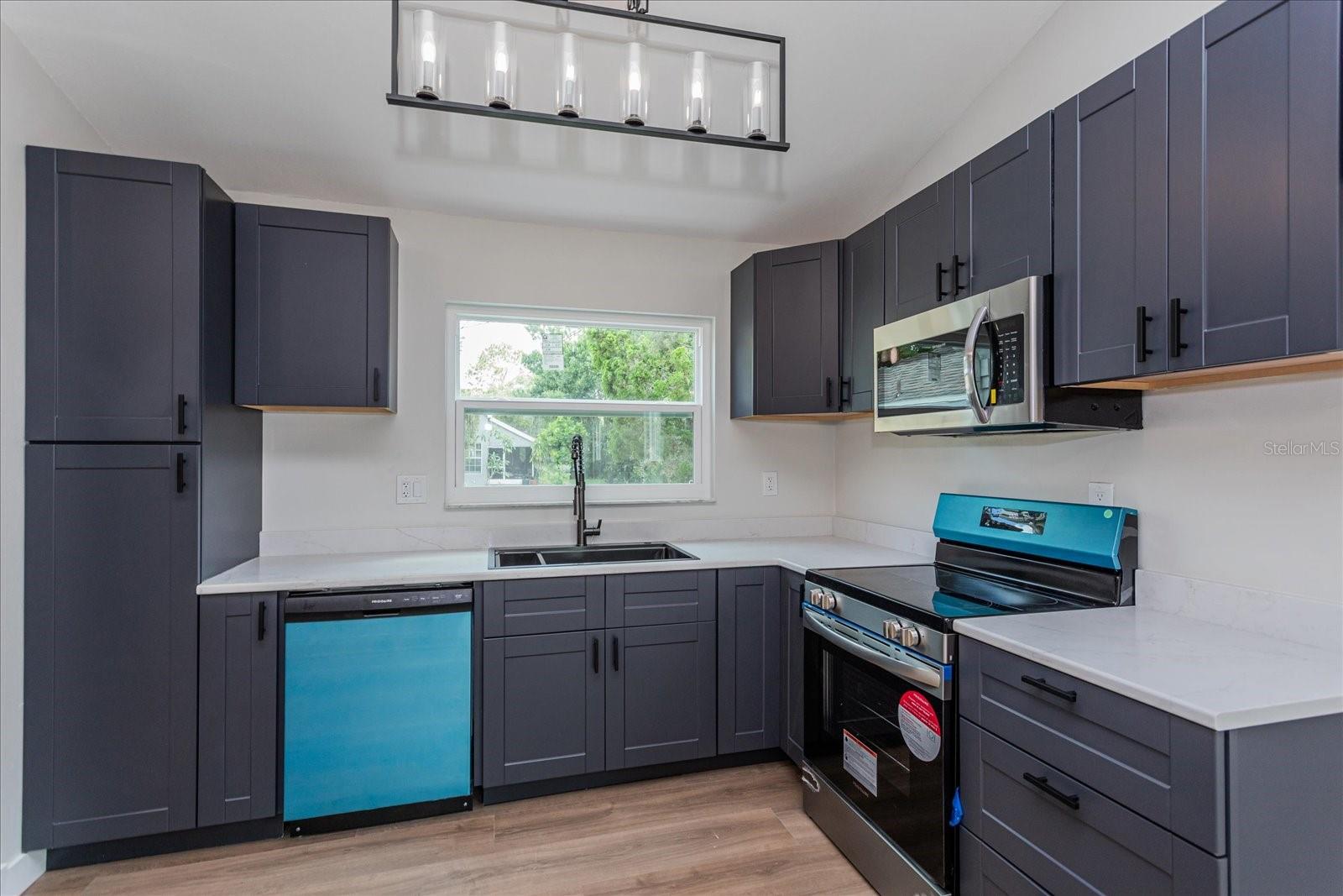 7728 BALHARBOUR DR — photo 3