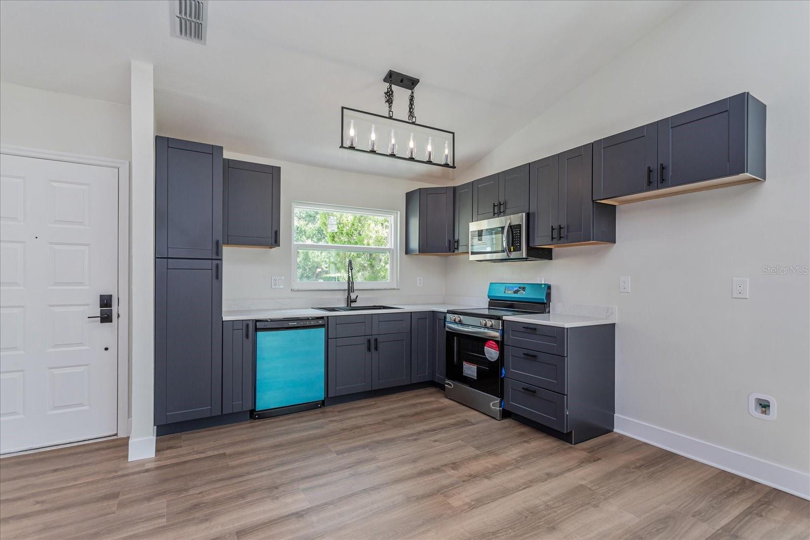 7728 BALHARBOUR DR — photo 4