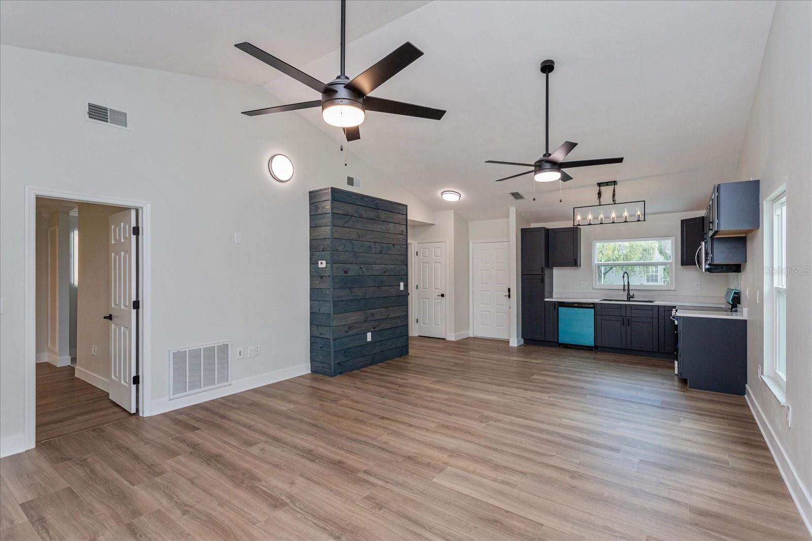 7728 BALHARBOUR DR — photo 7