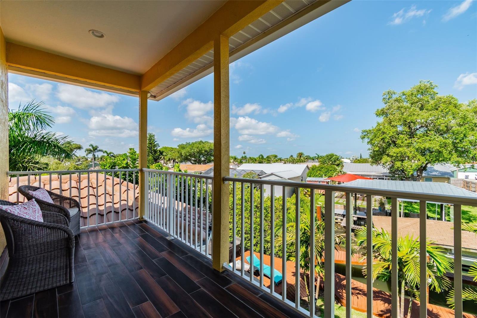 539 TREVISO DR — photo 24