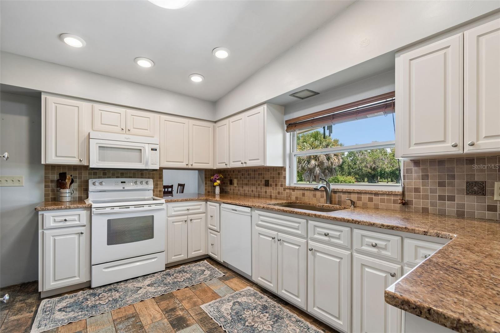 2110 FAIRWAY AVE S — photo 13