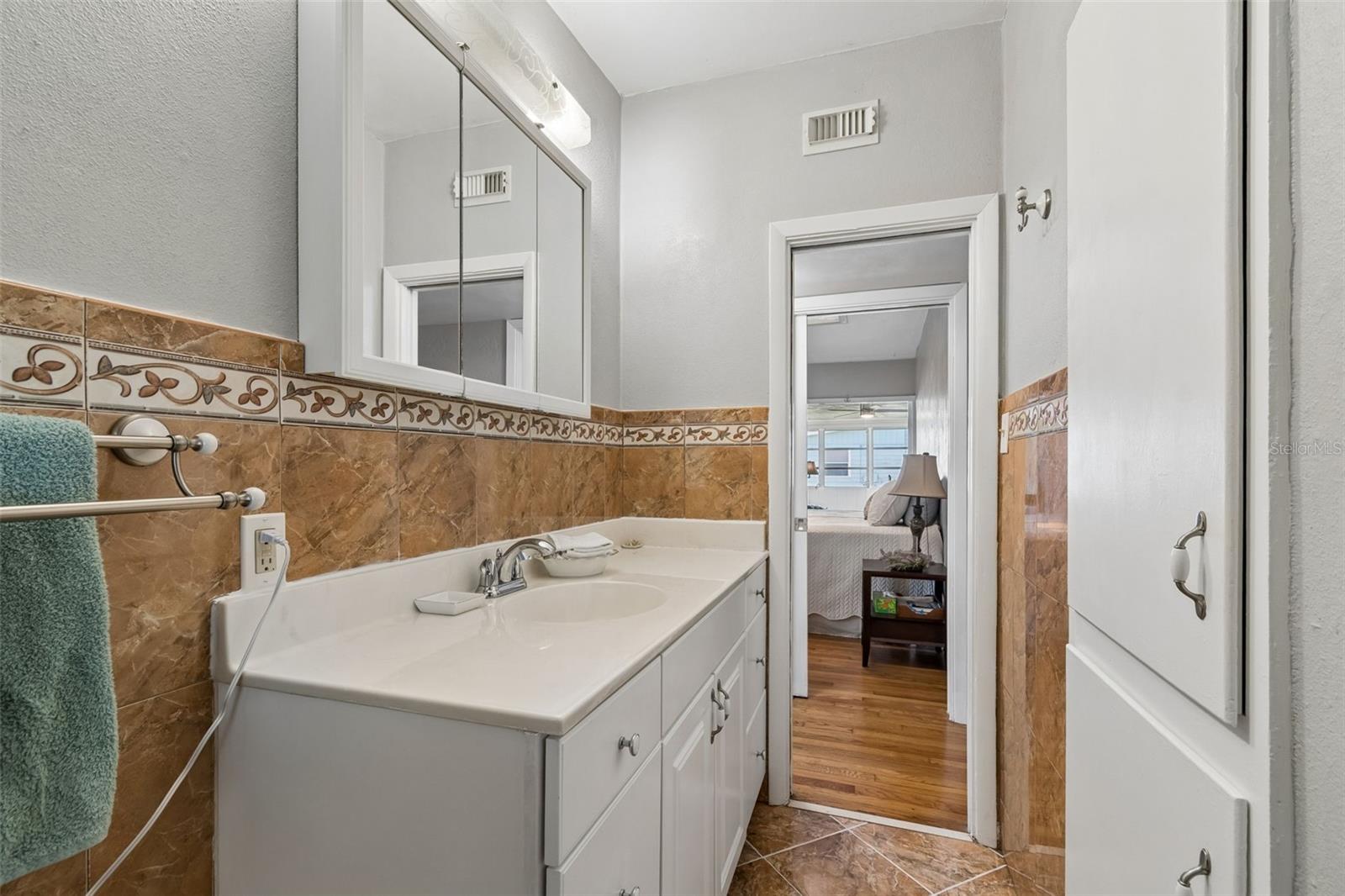 2110 FAIRWAY AVE S — photo 29