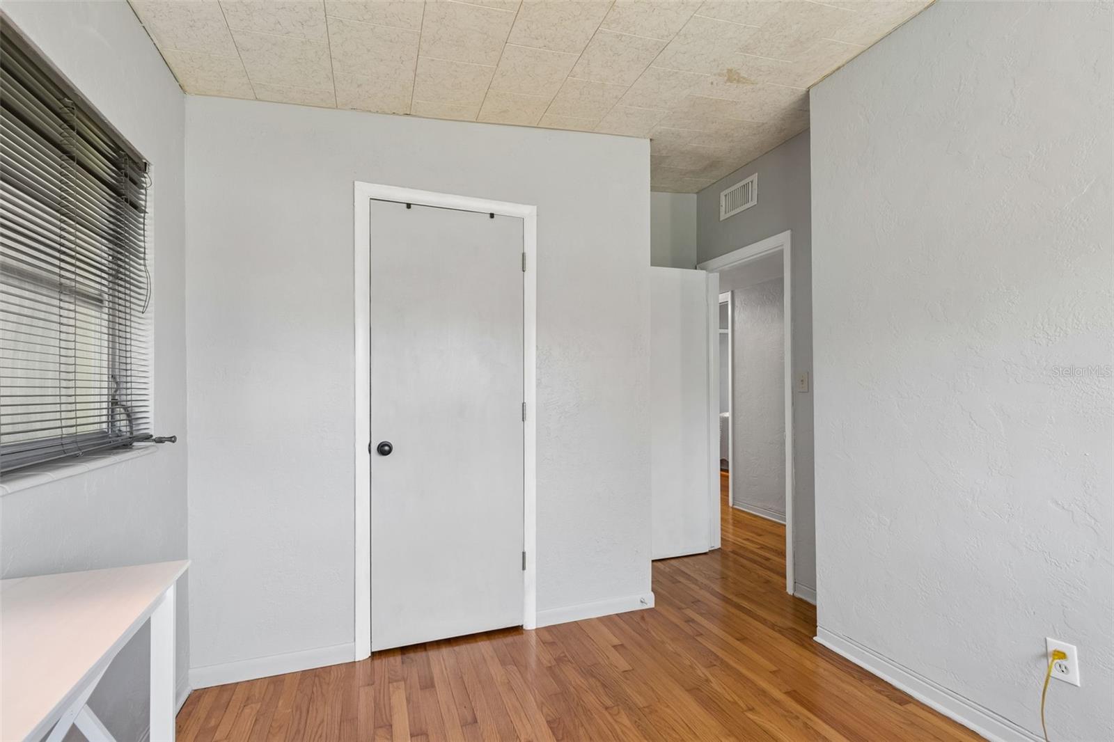 2110 FAIRWAY AVE S — photo 37