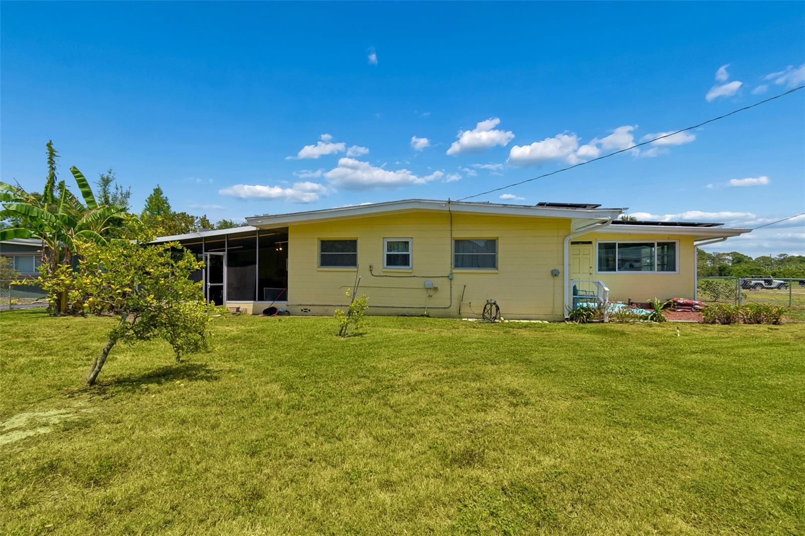 2110 FAIRWAY AVE S — photo 43