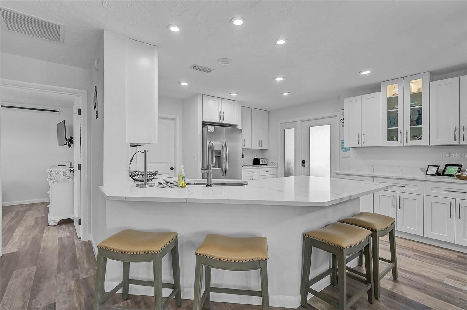 6308 MIDNIGHT PASS RD #6 — photo 23